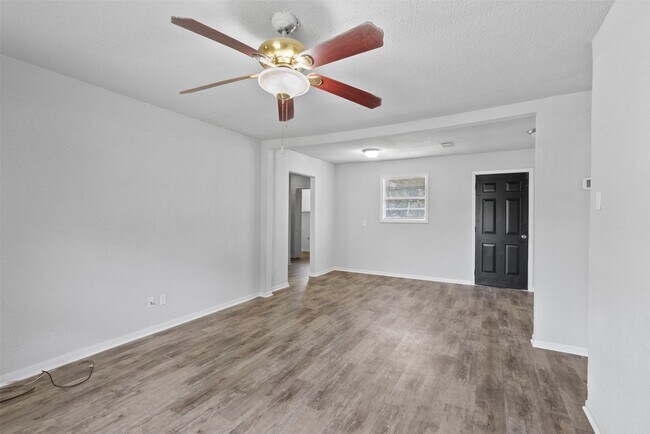 Foto del edificio - 815 Rugeley St