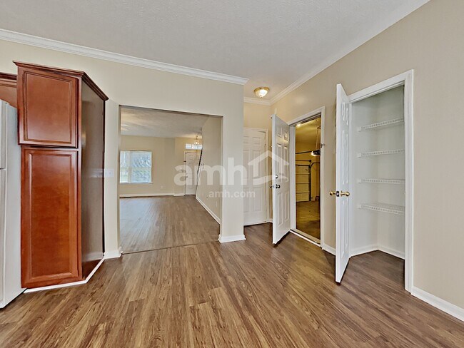 Building Photo - 221 Scarlet Ridge Court