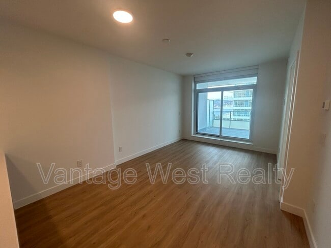 Building Photo - 1626 Water St