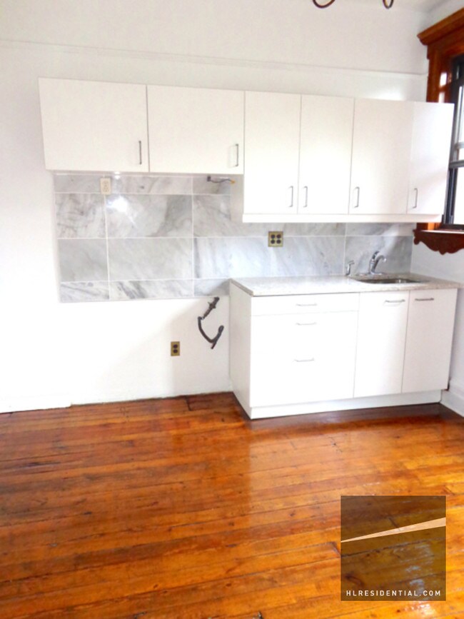 Building Photo - 547 Bergen St