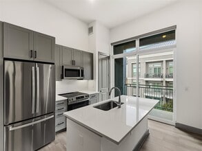 Building Photo - 170 Malone St