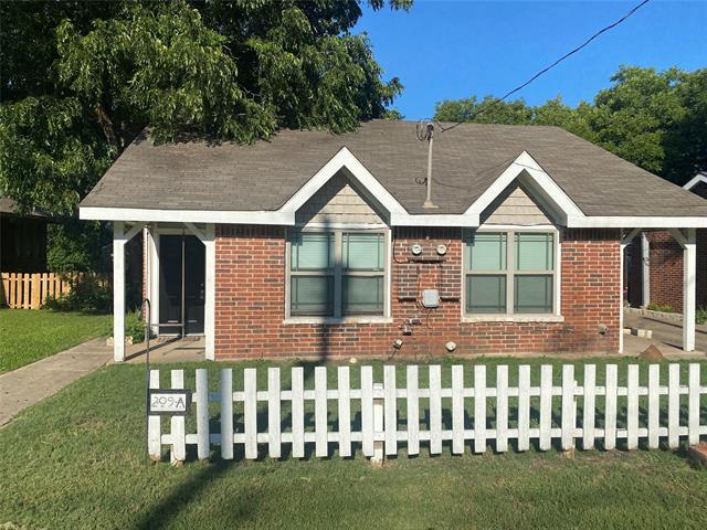 Primary Photo - 209 N Bradley St