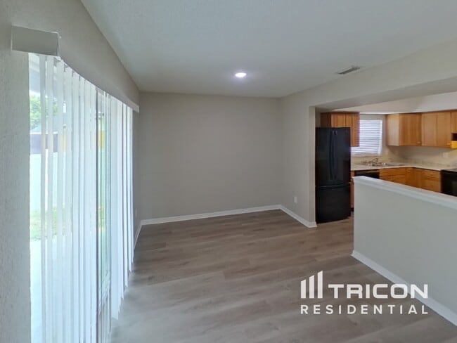 Building Photo - 615 Forest Hills Dr