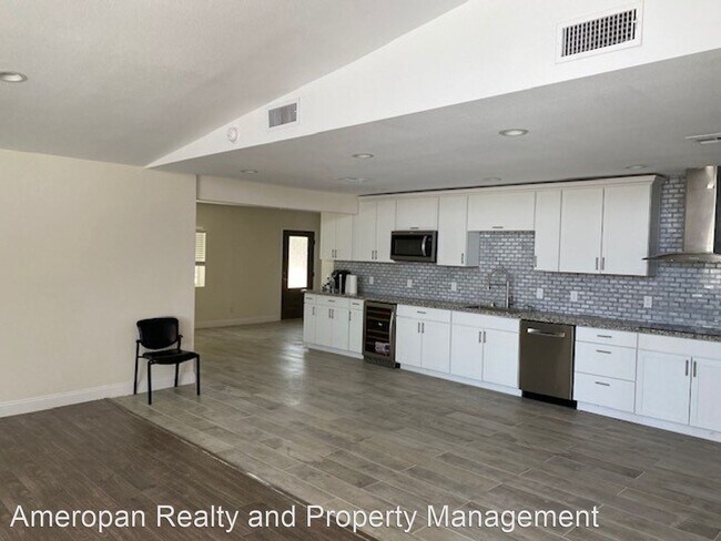 Building Photo - 6 br, 3 bath House - 2047 Westwind Rd