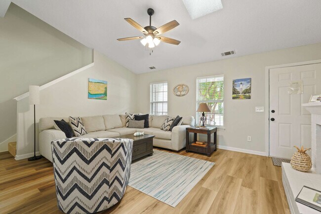 Foto del edificio - 529 Pointe S Dr