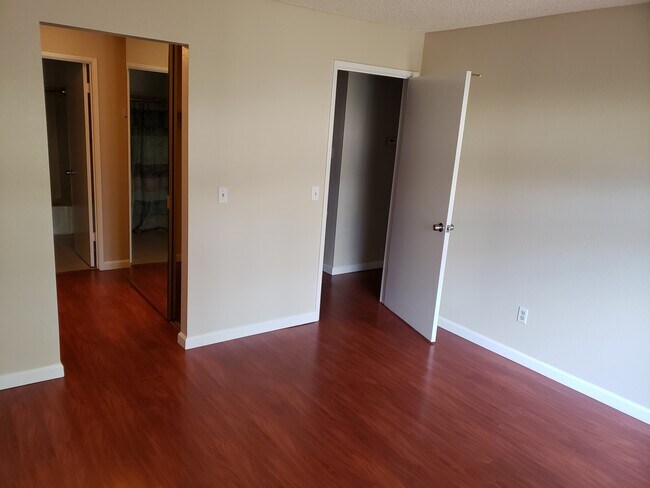 Building Photo - 38735 Huntington Cir