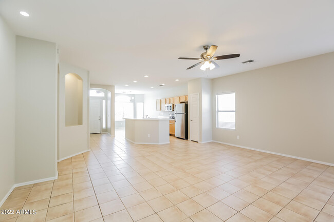 Foto del edificio - 12388 W Sherman St