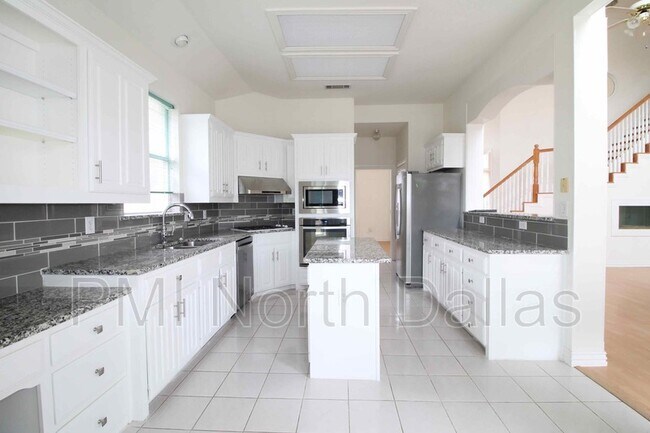 Foto del edificio - 3835 Walden Way
