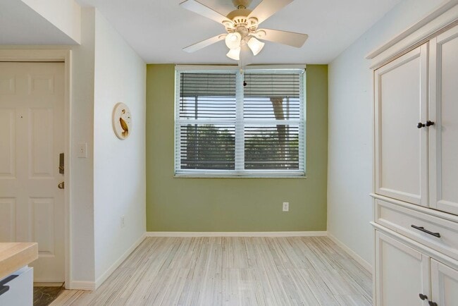 Building Photo - 285 Naples Cove Dr