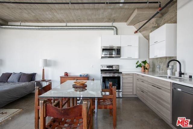 Foto del edificio - 691 Mill St