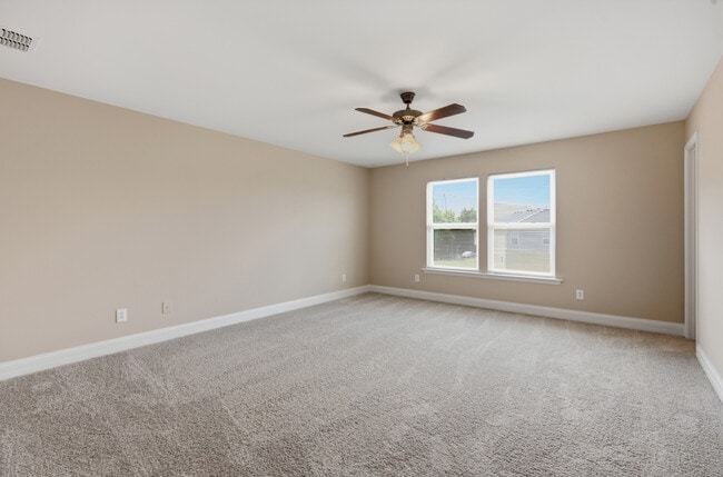 Building Photo - 4249 Aurora Cir