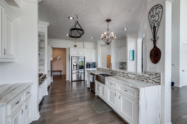 Foto del edificio - 8 Cypress Point Ct