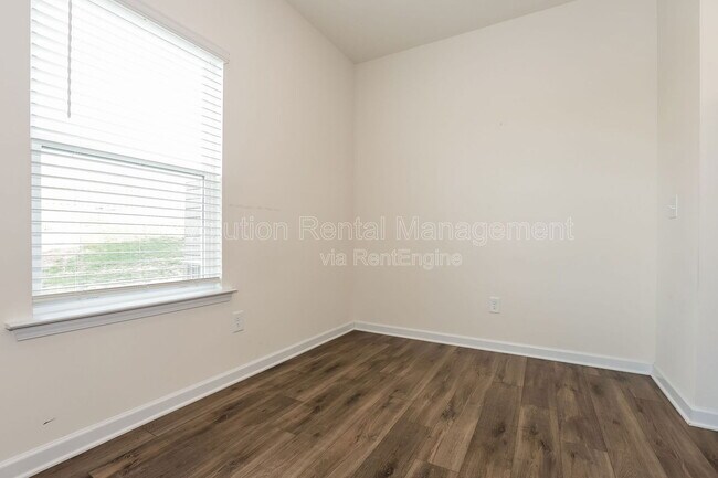 Foto del edificio - 36 Felton Pl