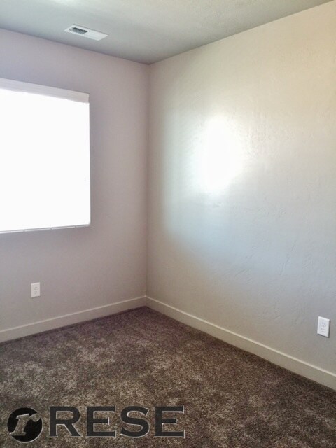 Building Photo - Awesome Vineyard Townhome