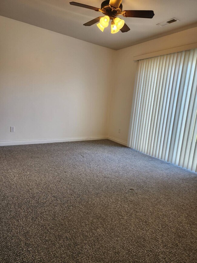 Foto del edificio - 222 E 17th St