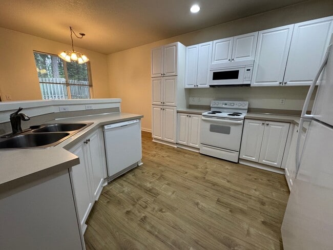 Building Photo - 5721 NE Canard Ct