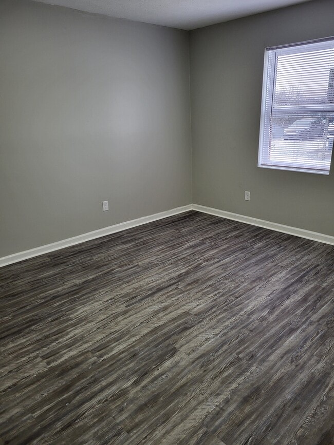 Building Photo - 105 Manna Dr