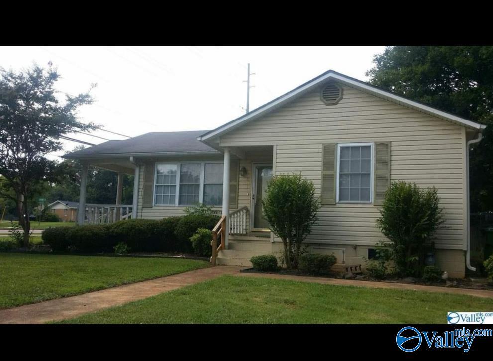 Foto principal - 801 Fairway Dr NW