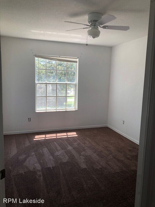 Building Photo - 5 br, 3.5 bath House - 836 Pinewood Dr.