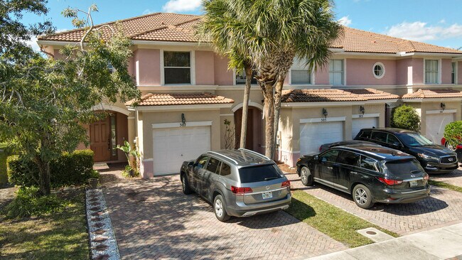 Building Photo - 307 Seminole Palms Dr