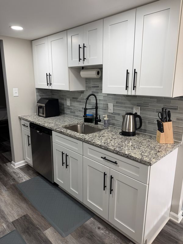 Building Photo - 10218 Bushman Dr