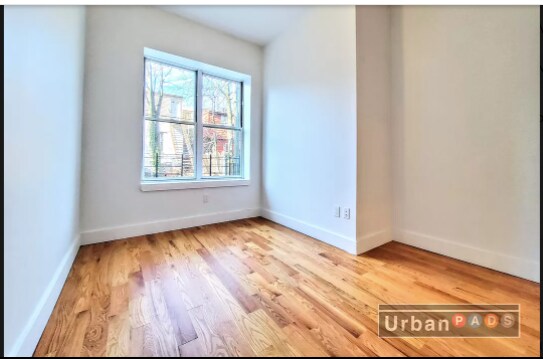 Foto del edificio - 1076 Rogers Ave