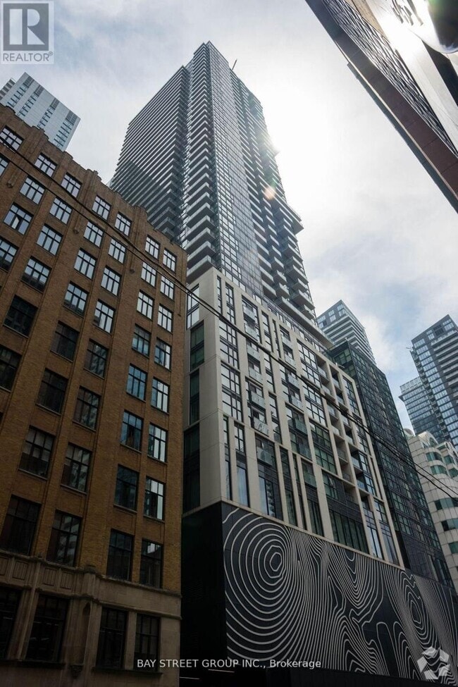 Building Photo - 87-4287 Peter St