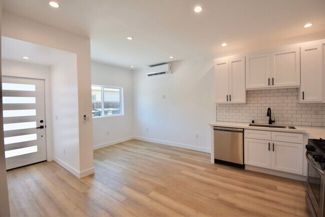 Foto del edificio - 4658 Colfax Ave