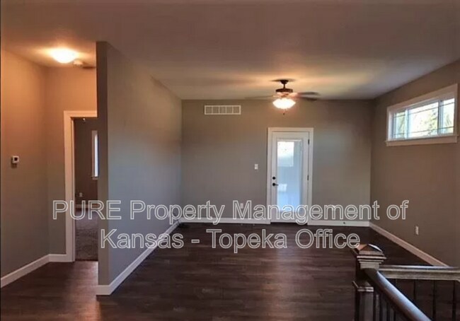 Building Photo - 4415 SE Gemstone Ln