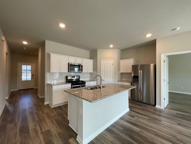 Building Photo - 3 Bedroom New Construction Home