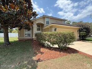 Building Photo - 830 LILAC S Loop
