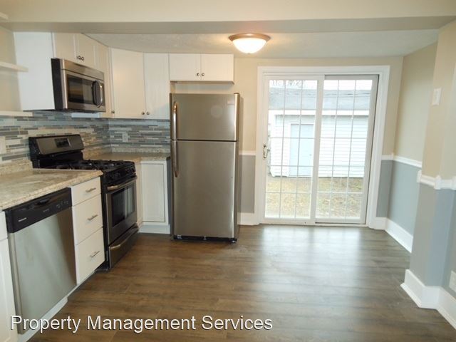 Building Photo - 3 br, 1 bath House - 216 N Victoria St