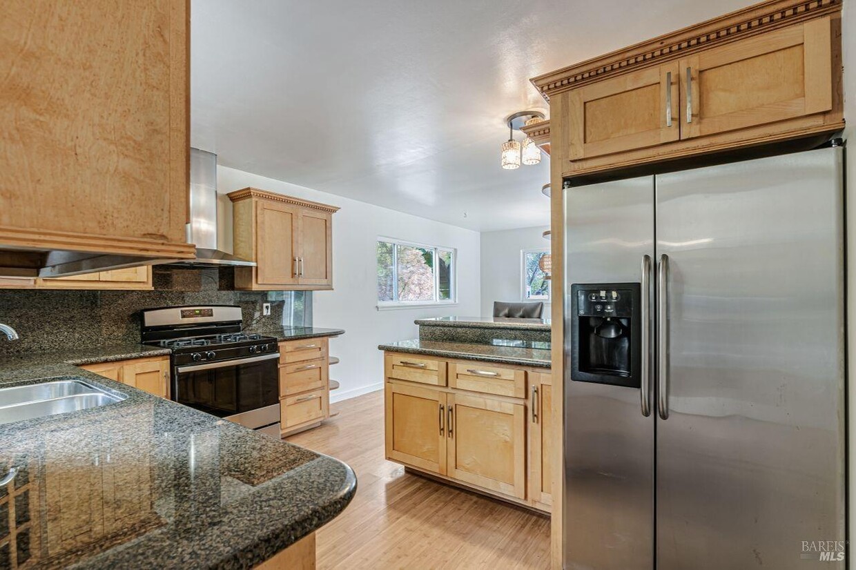Foto principal - 153 Willow Ave