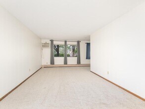 Building Photo - 4101 Parklawn Ave