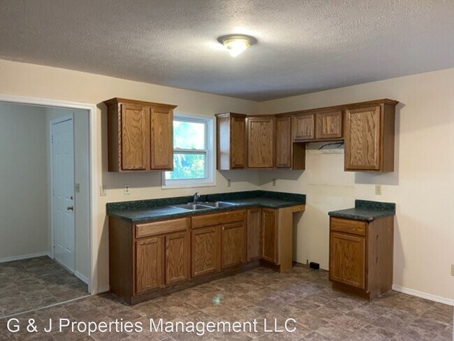 Foto del edificio - 3 br, 2 bath House - 1021 E. Lynn