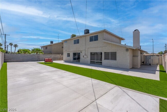 Foto del edificio - 2298 Golden Arrow Dr