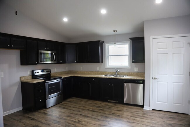 Building Photo - 1701 Sevier Terrace Dr