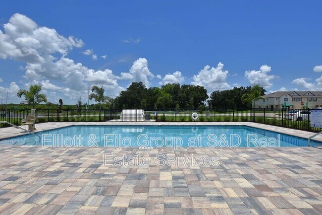 Foto del edificio - 3901 Academia Ave