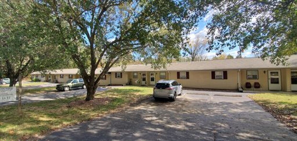 Photo - Beacon Hill Apartments | 3455 Valley Road