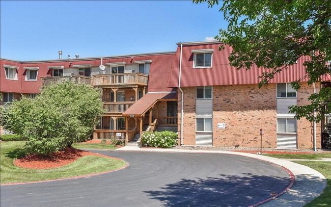 Building Photo - 1855 Tall Oaks Dr