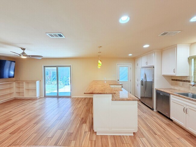 Foto del edificio - Amazing detached 2/2.5 duplex in Central Austin!!!