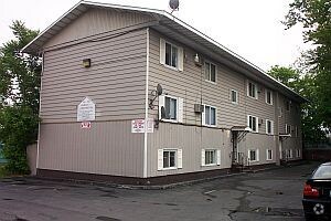 Building Photo - Holiday Commons