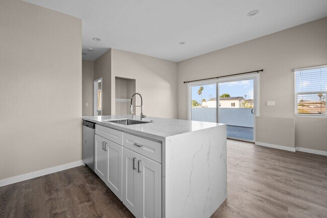 Foto del edificio - 6248 Rose St