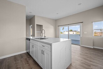 Building Photo - 6211 Mesita Dr