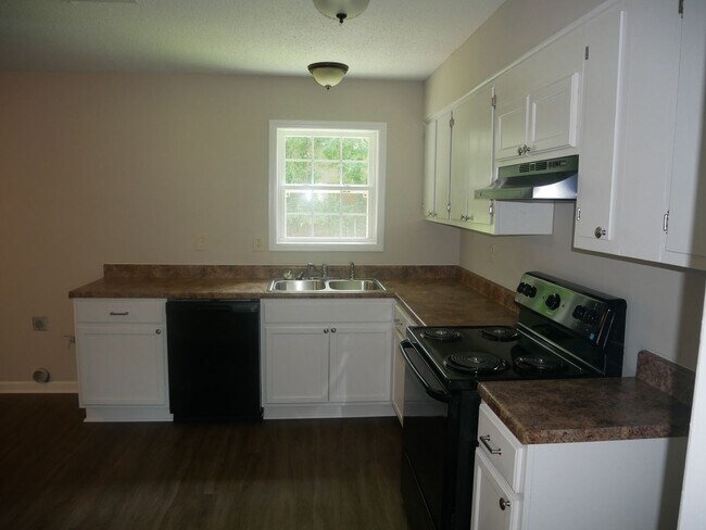 Photo - 2011 Coral Hills Dr House