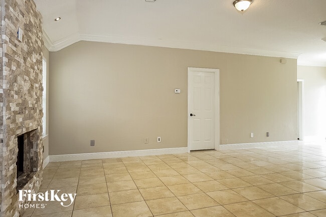 Building Photo - 1226 Dutch St