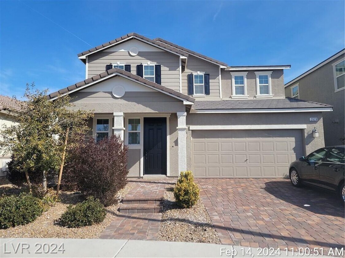 Primary Photo - GORGEOUS HOME WITH BED & FULL BATH DOWNSTA...