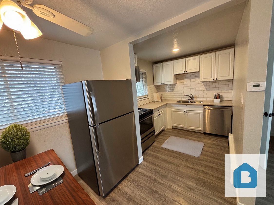 1 Bedroom with Granite Counters and In-Unit Laundry! - 1 Bedroom with Granite Counters and In-Unit Laundry!