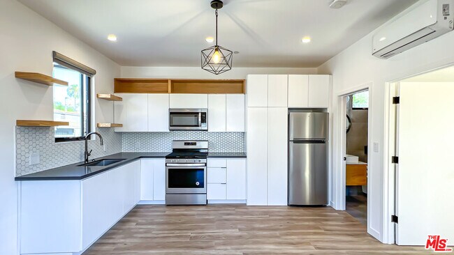 Building Photo - 4818 Bamford Pl