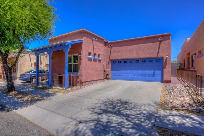 Foto del edificio - Eastside Barrio Style Home